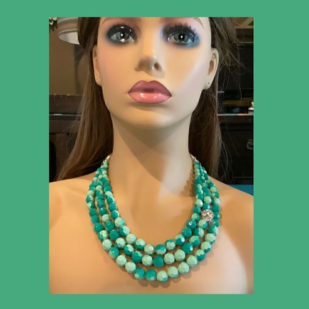Vintage Sea Foam Green Necklace